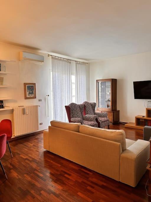 Suite Melo - Affitti Brevi Italia Bari Bagian luar foto